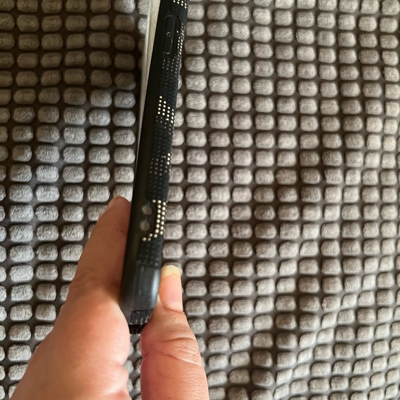 2/$10 iPhone 13Pro Case - Picture 2 of 4